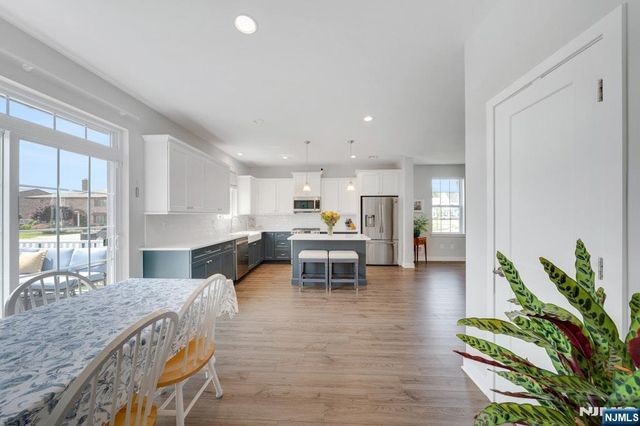 10 Bares Court, Little Ferry, NJ 07643