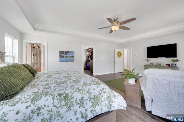 10 Bares Court, Little Ferry, NJ 07643