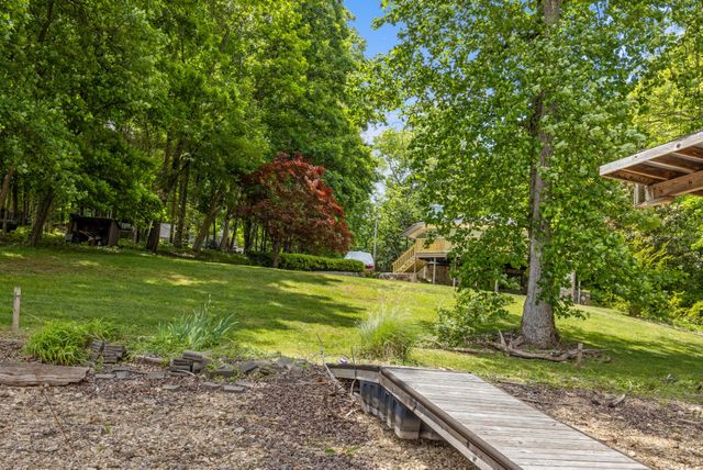 2266 N Shore Acres Road, Soddy Daisy, TN 37379