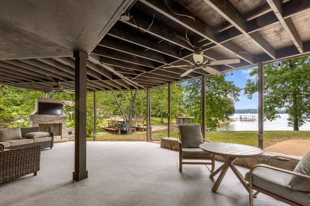2266 N Shore Acres Road, Soddy Daisy, TN 37379