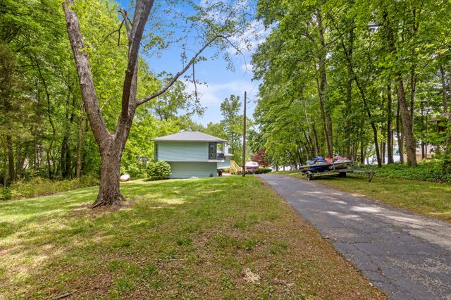 2266 N Shore Acres Road, Soddy Daisy, TN 37379