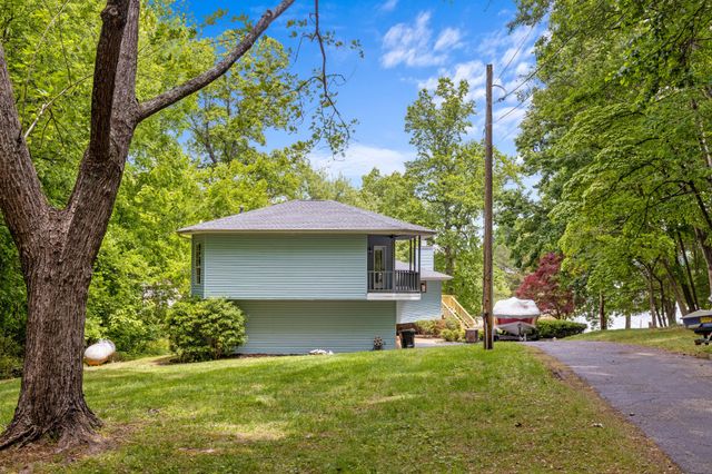 2266 N Shore Acres Road, Soddy Daisy, TN 37379