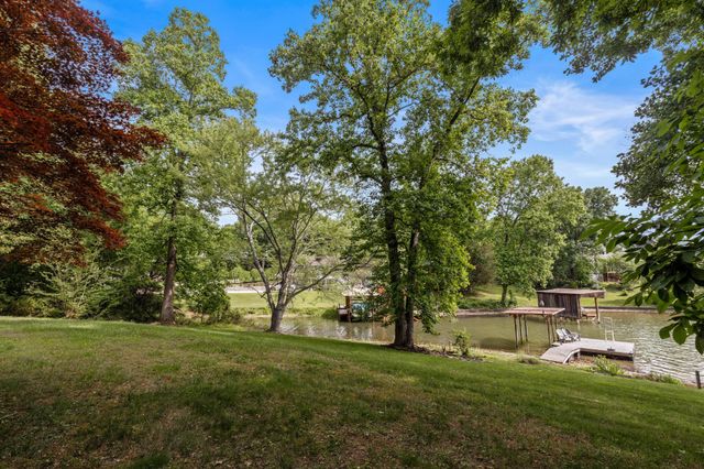 2266 N Shore Acres Road, Soddy Daisy, TN 37379
