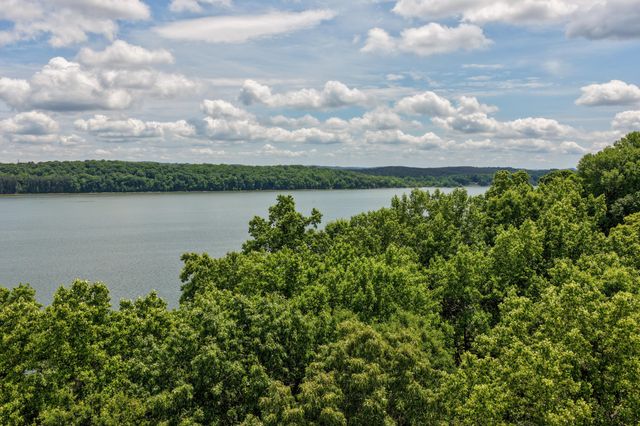 2266 N Shore Acres Road, Soddy Daisy, TN 37379