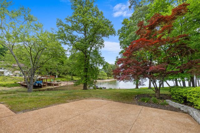 2266 N Shore Acres Road, Soddy Daisy, TN 37379