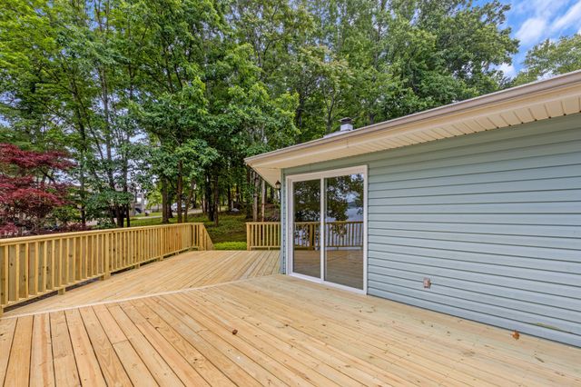 2266 N Shore Acres Road, Soddy Daisy, TN 37379