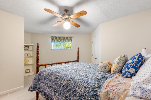 2266 N Shore Acres Road, Soddy Daisy, TN 37379