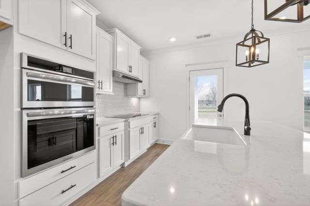 1033 Bluestem Road, Columbia, TN 38401