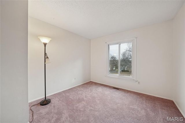 1261 Mautenne Drive, Manchester, MO 63021