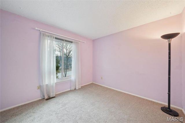 1261 Mautenne Drive, Manchester, MO 63021