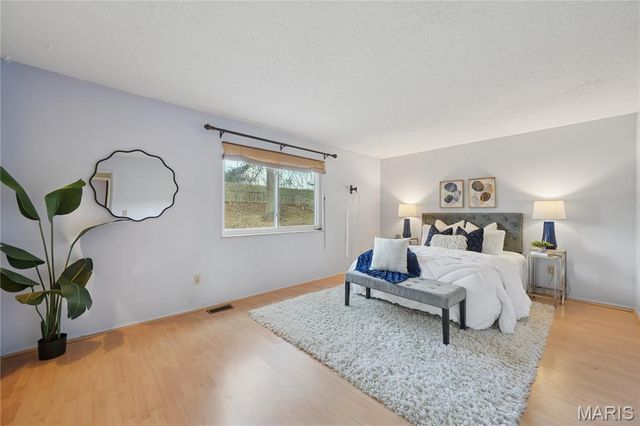 1261 Mautenne Drive, Manchester, MO 63021