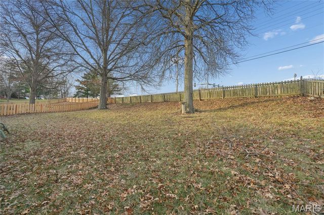 1261 Mautenne Drive, Manchester, MO 63021