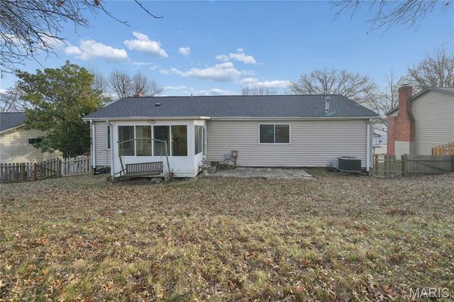 1261 Mautenne Drive, Manchester, MO 63021