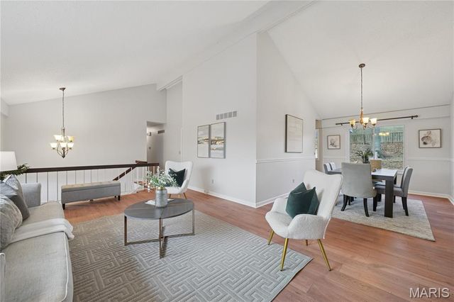 1261 Mautenne Drive, Manchester, MO 63021