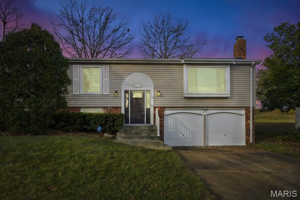 1261 Mautenne Drive, Manchester, MO 63021