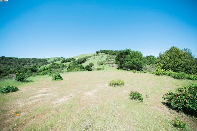 2 Dolores Way, Orinda, CA 94563