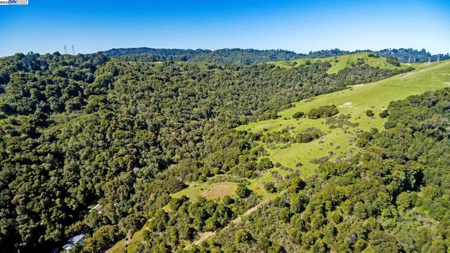 2 Dolores Way, Orinda, CA 94563
