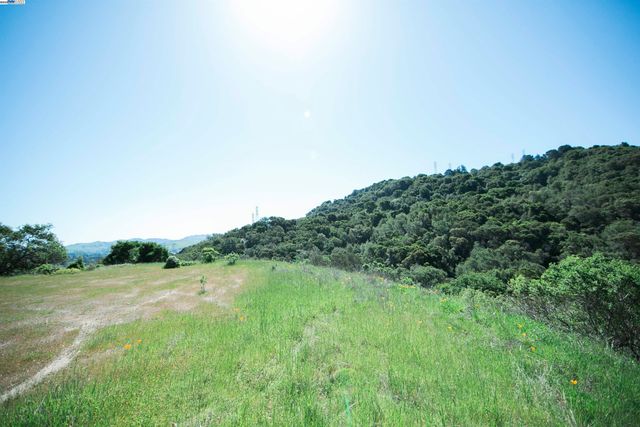 2 Dolores Way, Orinda, CA 94563