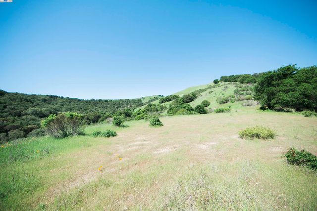2 Dolores Way, Orinda, CA 94563
