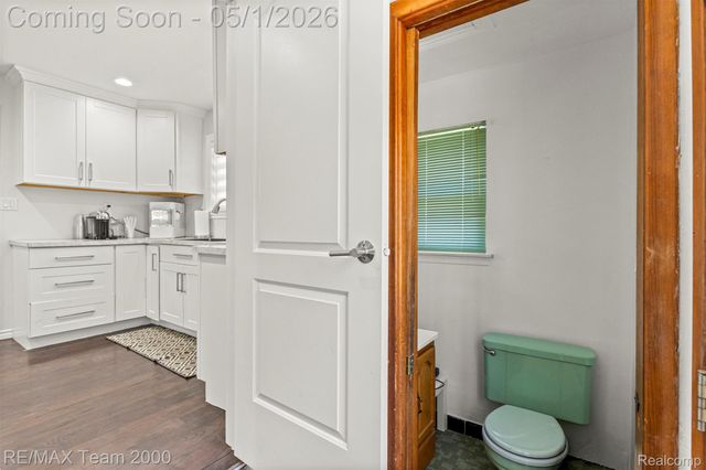 26622 Hass Street, Dearborn Heights, MI 48127