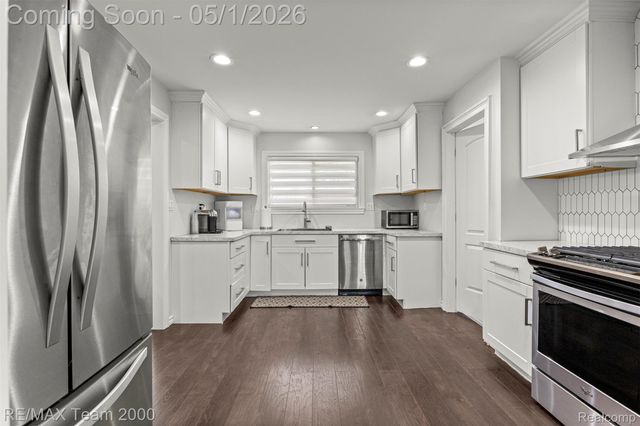26622 Hass Street, Dearborn Heights, MI 48127