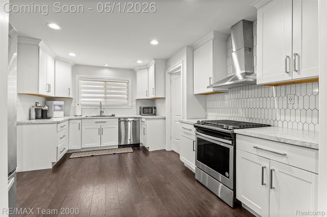 26622 Hass Street, Dearborn Heights, MI 48127