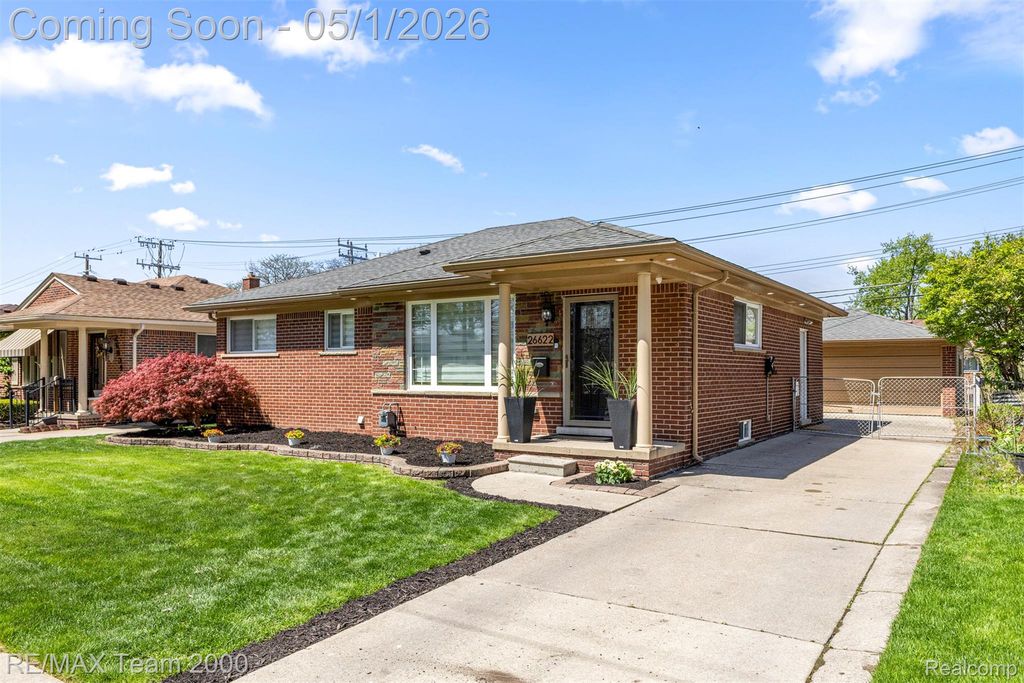26622 Hass Street, Dearborn Heights, MI 48127