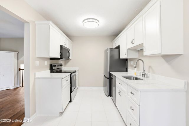 3021 Bushmill Park, Louisville, KY 40241