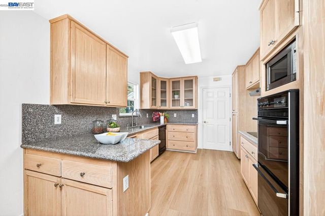 123 123 Kelobra Ct, Walnut Creek, CA 94598