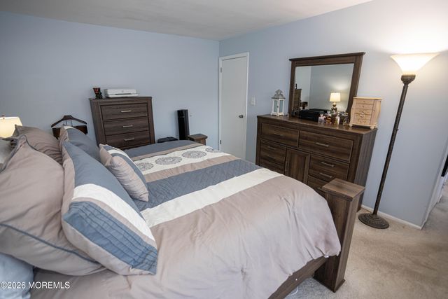 18 Pero Court, Sayreville, NJ 08872