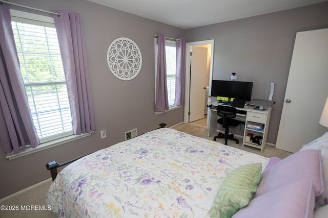 18 Pero Court, Sayreville, NJ 08872