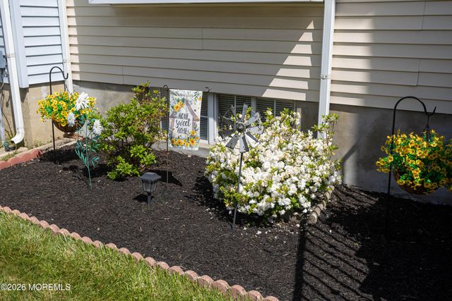 18 Pero Court, Sayreville, NJ 08872