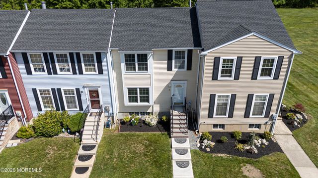 18 Pero Court, Sayreville, NJ 08872