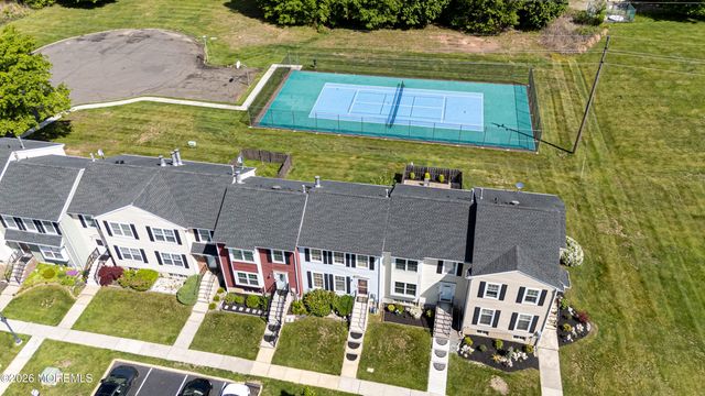 18 Pero Court, Sayreville, NJ 08872