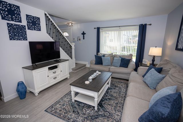 18 Pero Court, Sayreville, NJ 08872