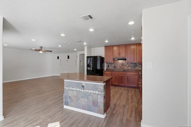233 SPRINGTREE TRL, Cibolo, TX 78108