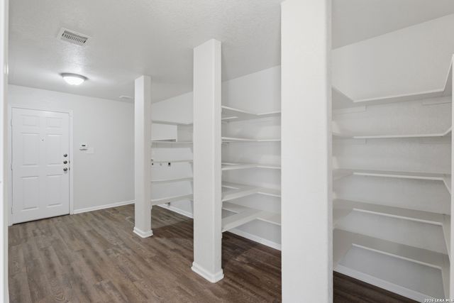 233 SPRINGTREE TRL, Cibolo, TX 78108
