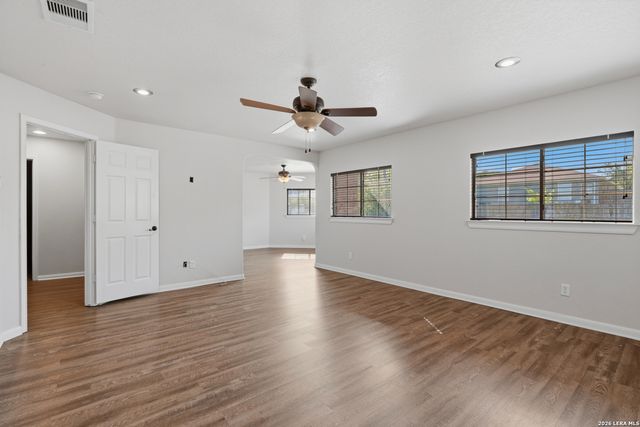 233 SPRINGTREE TRL, Cibolo, TX 78108
