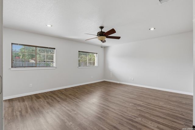 233 SPRINGTREE TRL, Cibolo, TX 78108