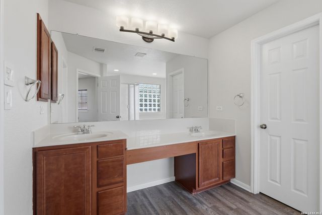 233 SPRINGTREE TRL, Cibolo, TX 78108