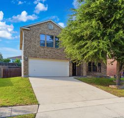 233 SPRINGTREE TRL, Cibolo, TX 78108