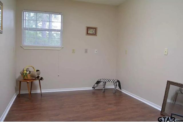 1520 N Texas Ave, Palestine, TX 75803