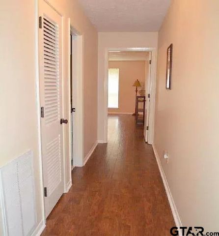 1520 N Texas Ave, Palestine, TX 75803