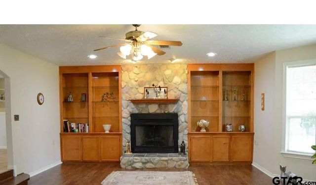 1520 N Texas Ave, Palestine, TX 75803