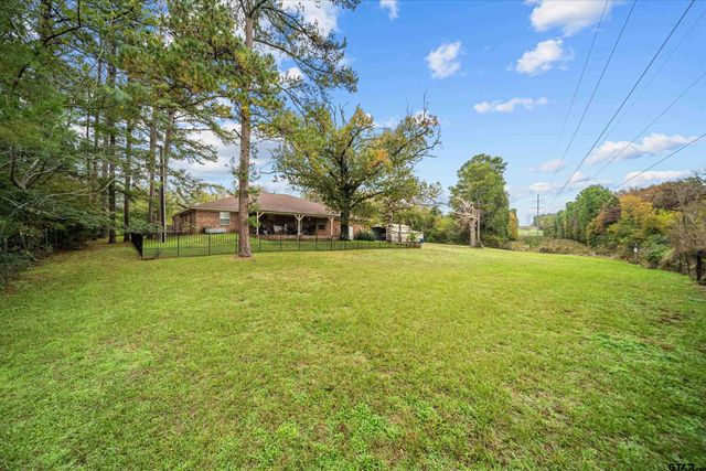 1520 N Texas Ave, Palestine, TX 75803