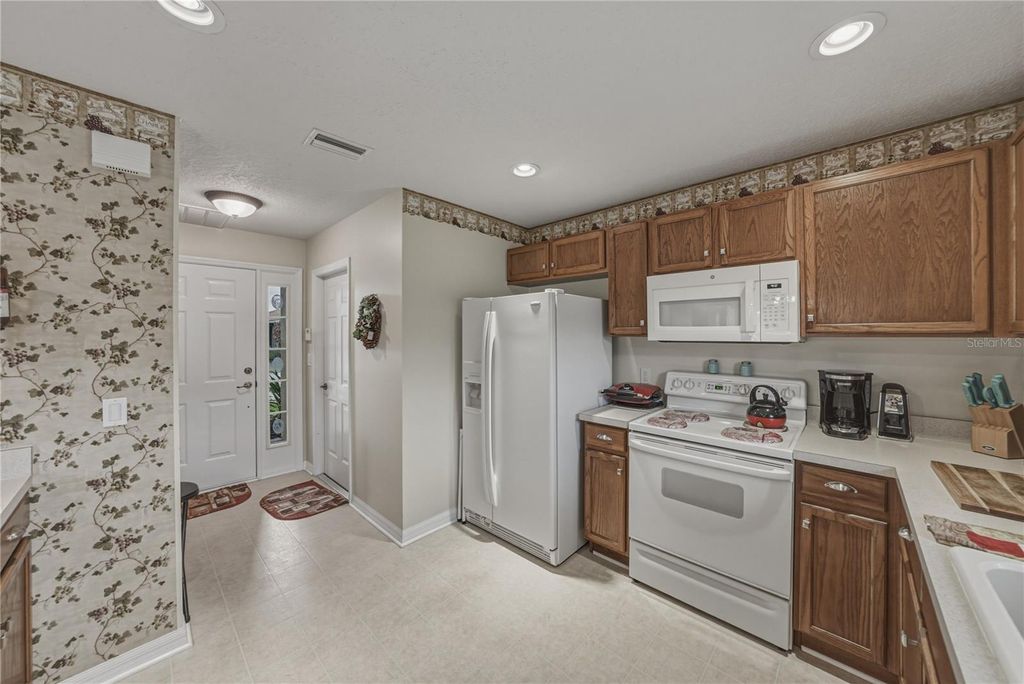 Image 14 of property listing at 4201 BERWICK DRIVE, Lake Wales, FL 33859