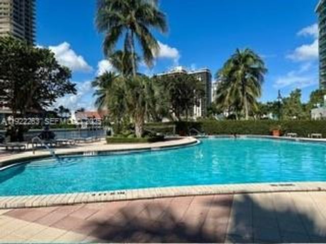 19390 Collins Avenue 414, Sunny Isles Beach, FL 33160