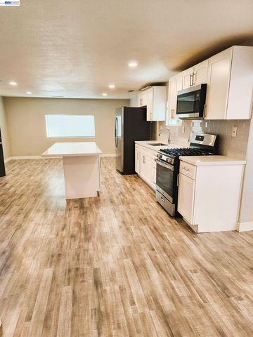 28 W Madill St, Antioch, CA 94509