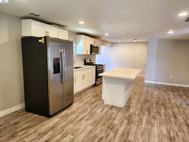 28 W Madill St, Antioch, CA 94509