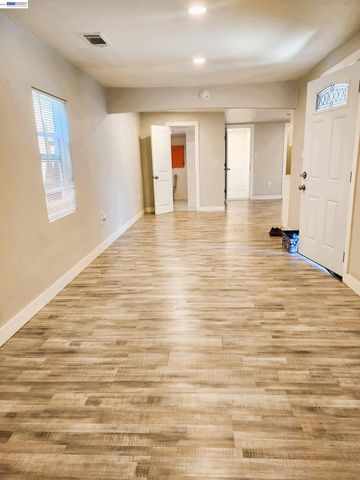 28 W Madill St, Antioch, CA 94509